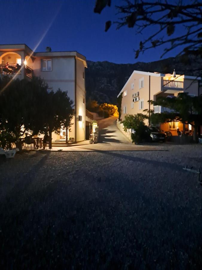 Ferienhaus Elena Karlobag Exterior foto